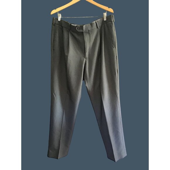 ROUNDTREE & YORKEE -TRAVEL SMART- MEN GREY PLEAT FRONT DRESS PANT SIZE 38X30 - Picture 1 of 6
